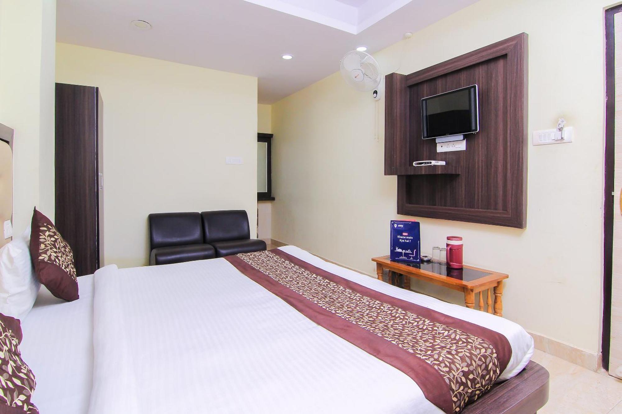 Oyo Flagship Hotel Cz Near Phoenix United Лакнау Екстериор снимка